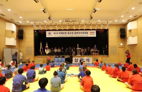 
<p>                                Сахалинские самбисты успешно выступили на II международном юношеском турнире в Сеуле</p>
<p>                        